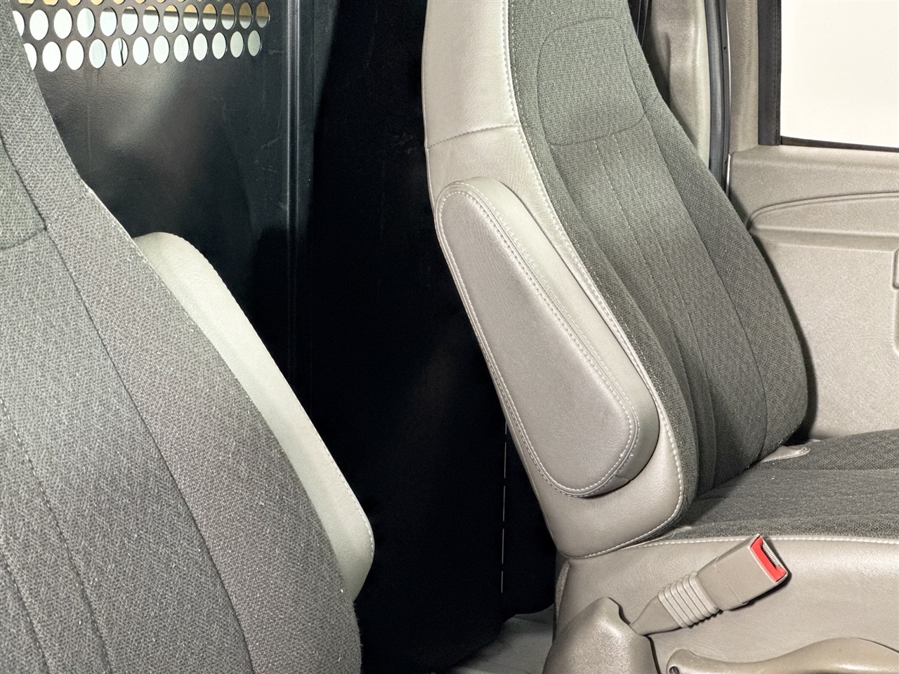 Chevrolet Express Cargo Van RWD 2500 135" 2024