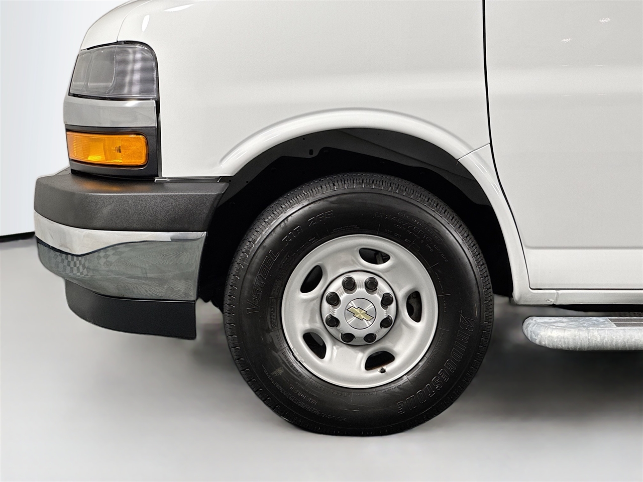 Chevrolet Express Cargo Van RWD 2500 135" 2024