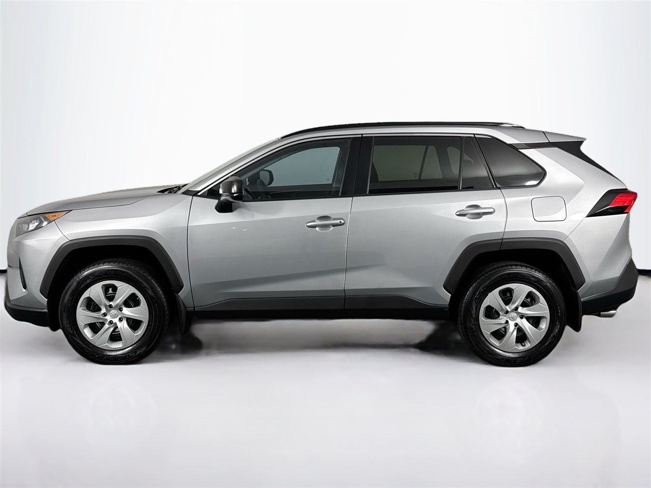 Toyota RAV4 LE AWD (Natl) 2021