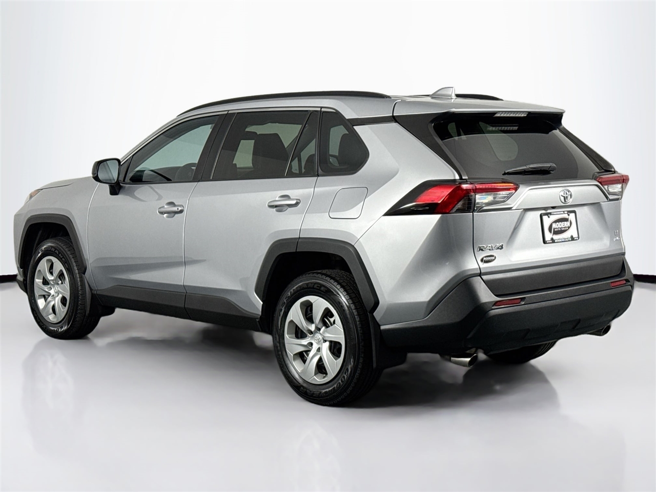 Toyota RAV4 LE AWD (Natl) 2021