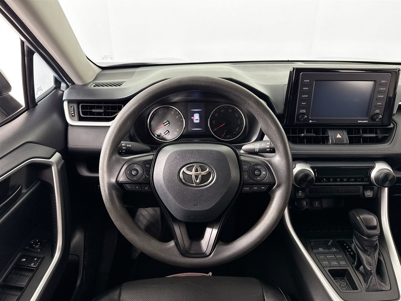 Toyota RAV4 LE AWD (Natl) 2021