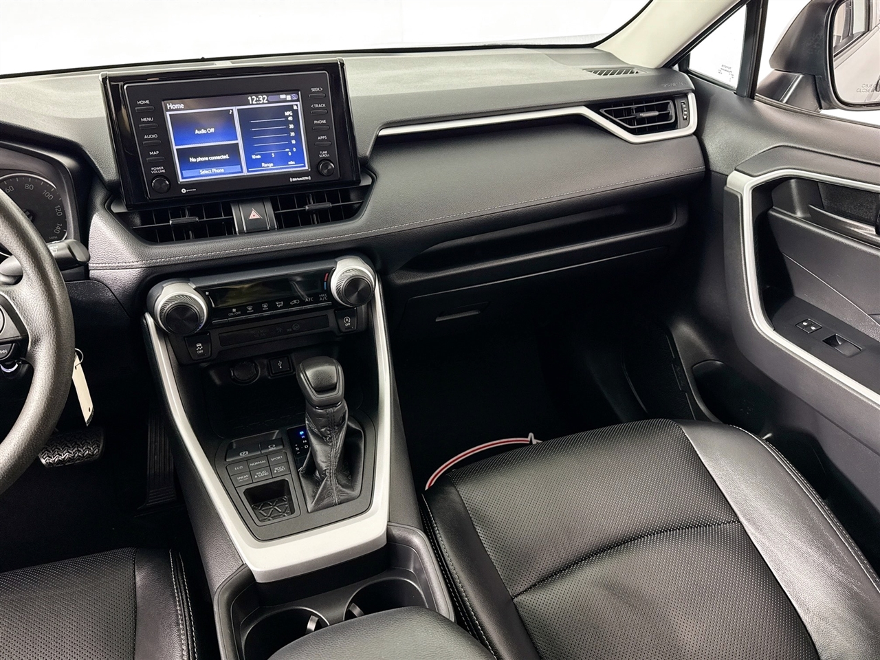 Toyota RAV4 LE AWD (Natl) 2021