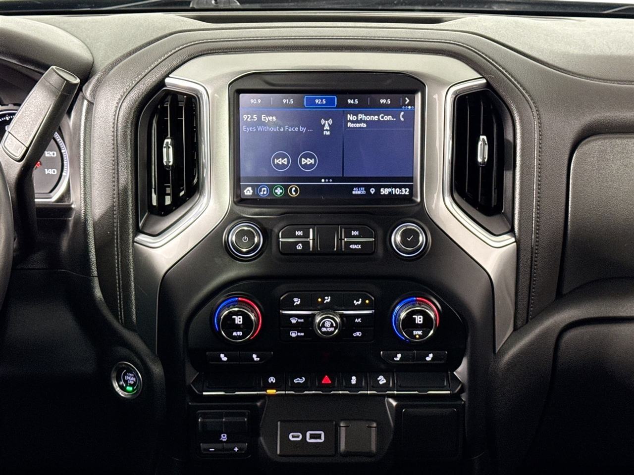 Chevrolet Silverado 1500 4WD Double Cab 147" RST 2020