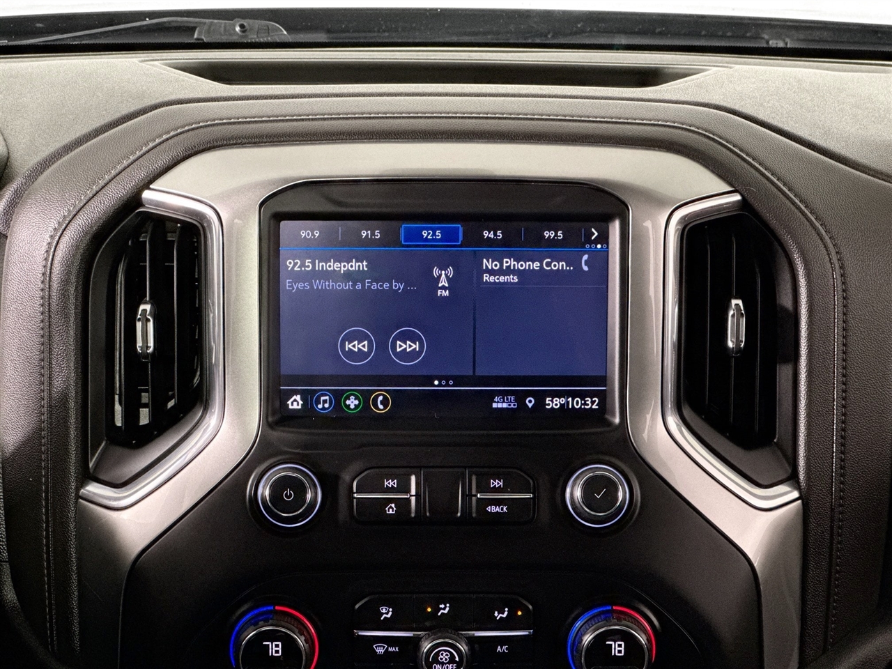 Chevrolet Silverado 1500 4WD Double Cab 147" RST 2020