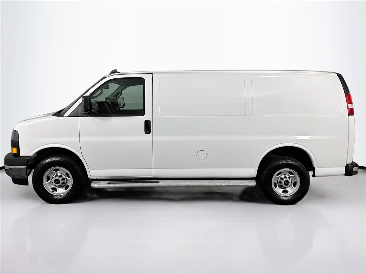 GMC Savana Cargo Van RWD 2500 135" 2024