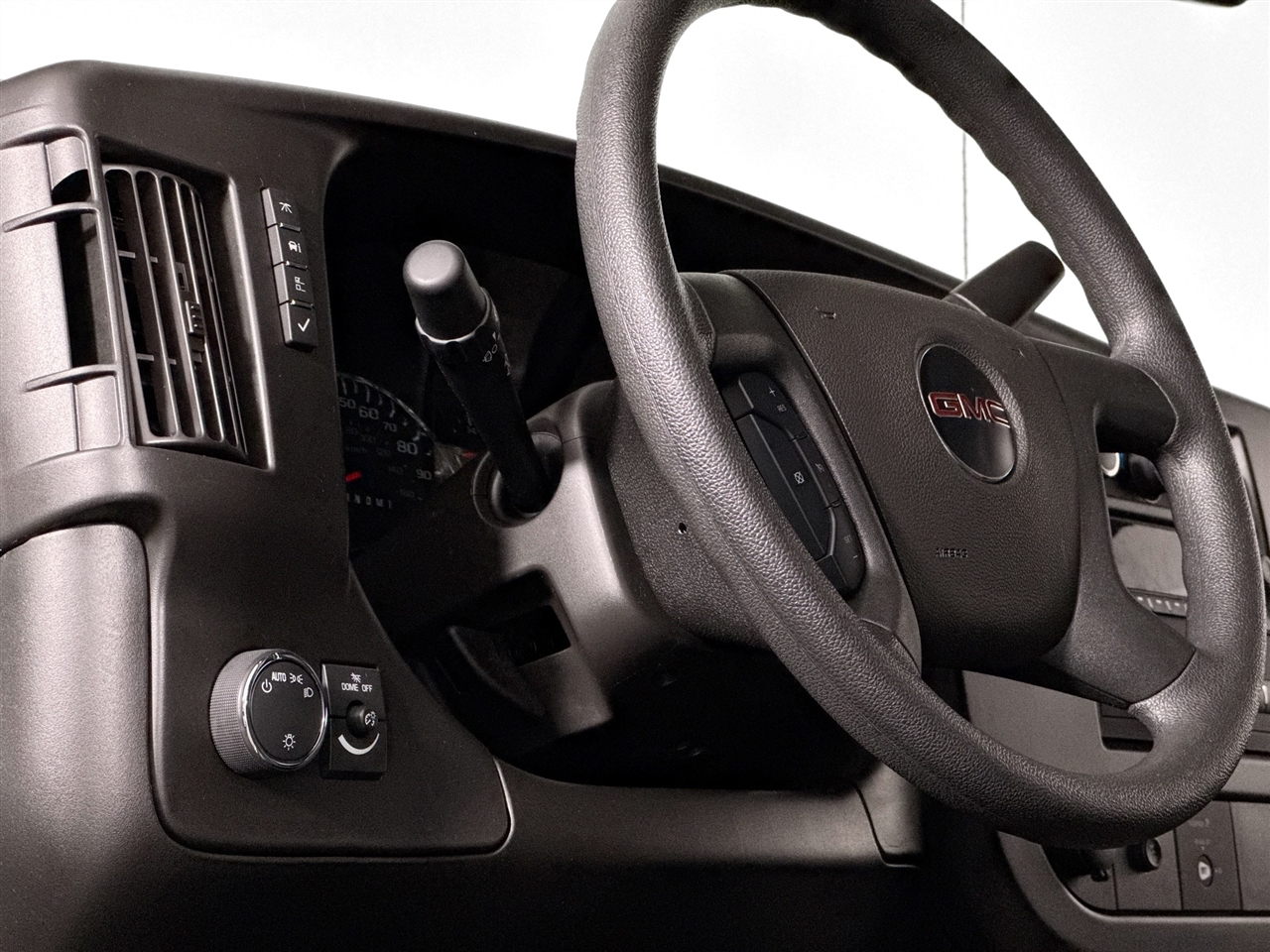 GMC Savana Cargo Van RWD 2500 135" 2024