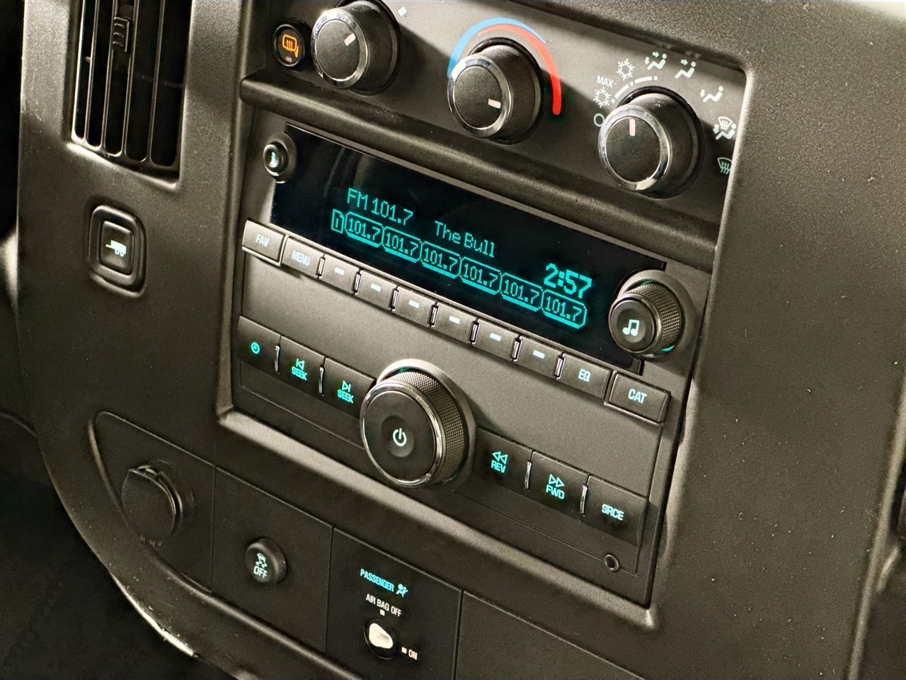 GMC Savana Cargo Van RWD 2500 135" 2024