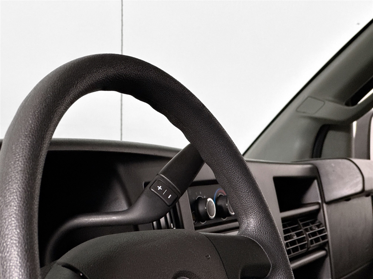 GMC Savana Cargo Van RWD 2500 135" 2024