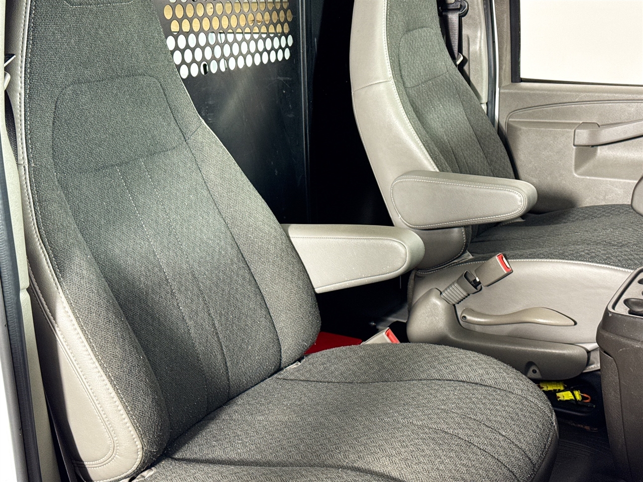 GMC Savana Cargo Van RWD 2500 135" 2024