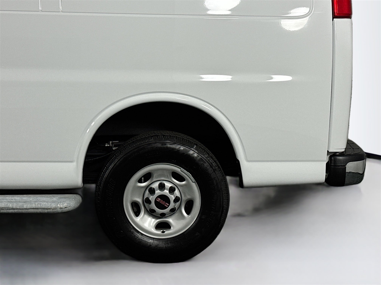 GMC Savana Cargo Van RWD 2500 135" 2024