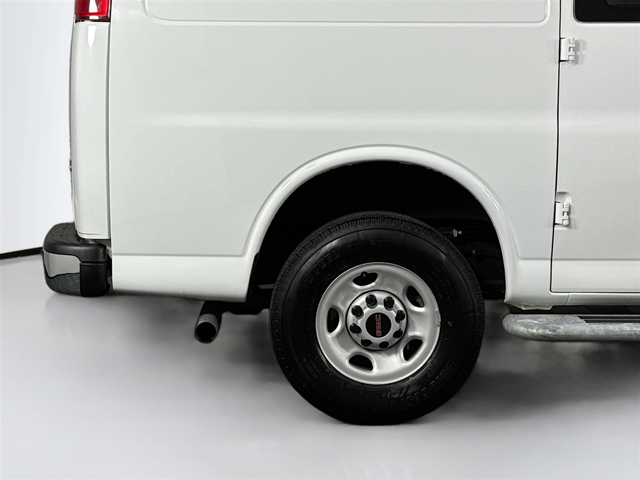 GMC Savana Cargo Van RWD 2500 135" 2024