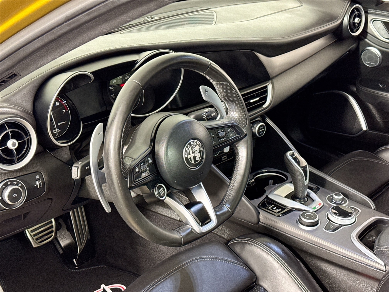 Alfa Romeo Giulia Veloce AWD 2022