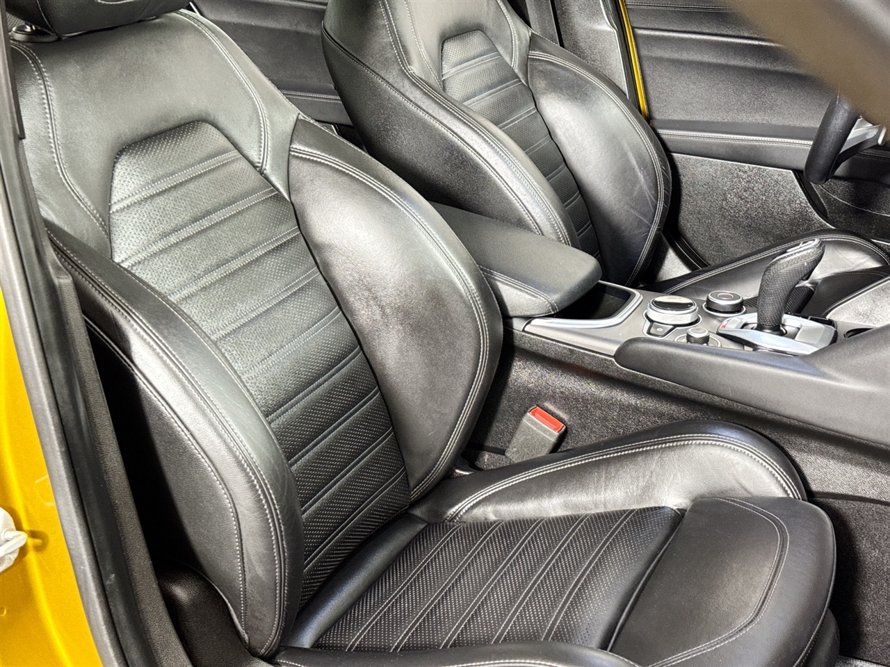 Alfa Romeo Giulia Veloce AWD 2022