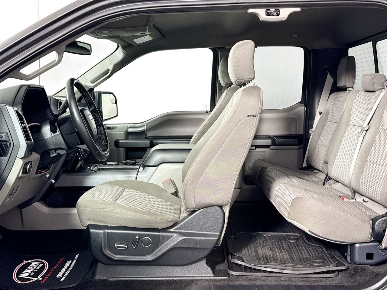 Ford F-150 Lariat 4WD SuperCab 8' Box 2018