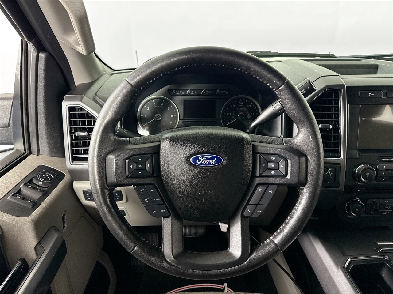 Ford F-150 Lariat 4WD SuperCab 8' Box 2018