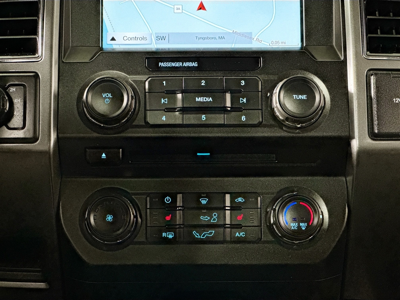 Ford F-150 Lariat 4WD SuperCab 8' Box 2018