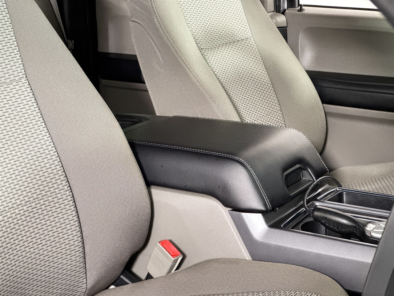 Ford F-150 Lariat 4WD SuperCab 8' Box 2018