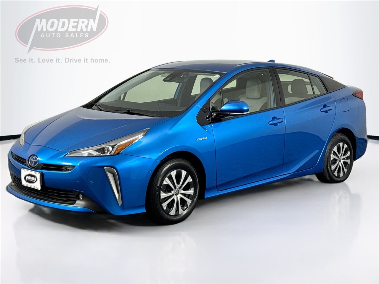 2019 Toyota Prius LE's photo