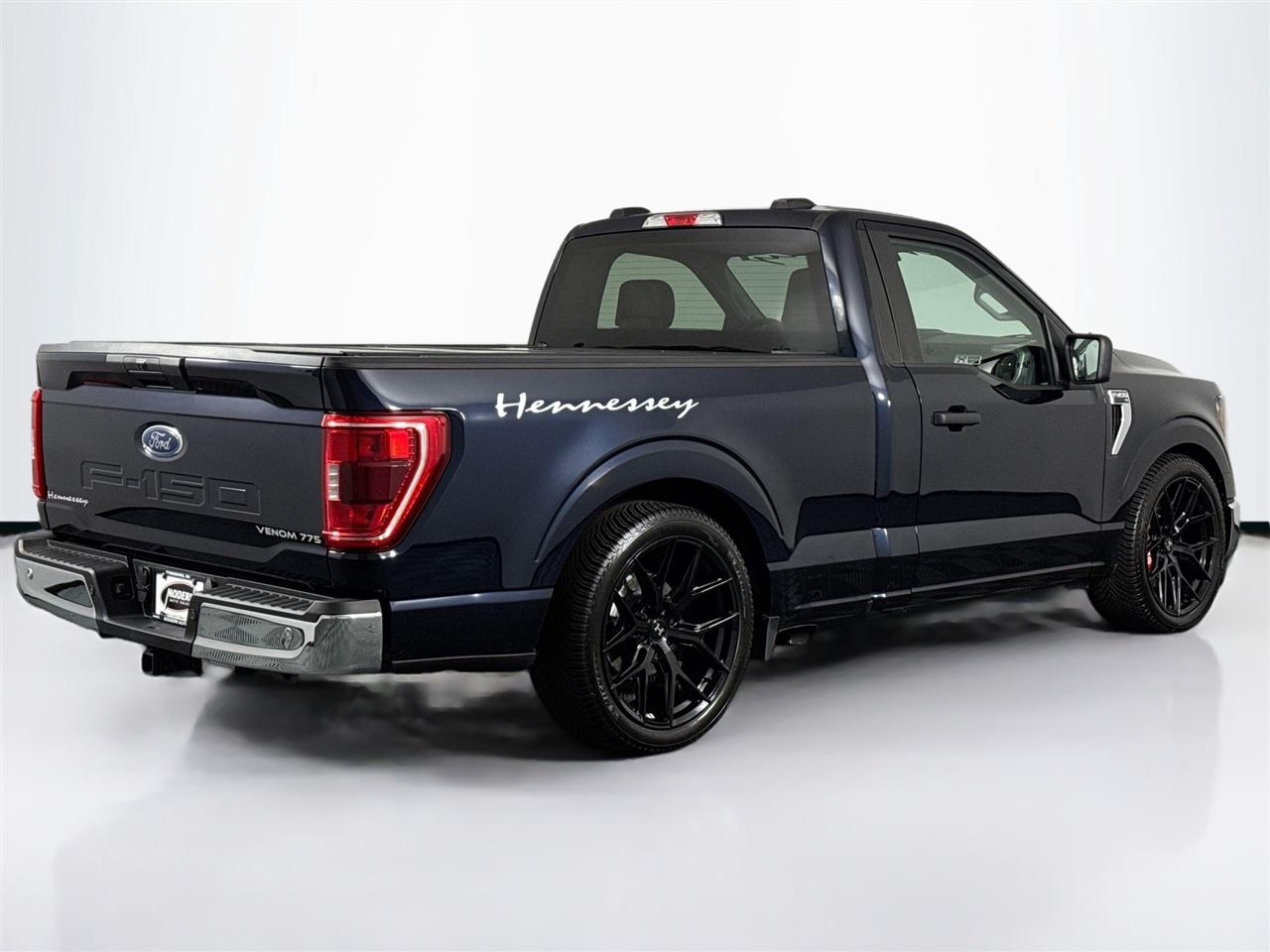 Ford F-150 XLT 4WD Reg Cab 8' Box 2023