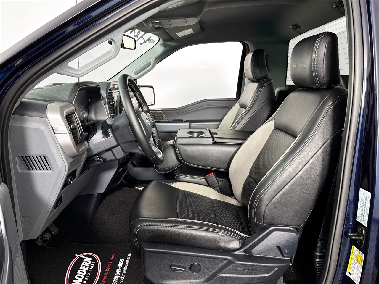 Ford F-150 XLT 4WD Reg Cab 8' Box 2023