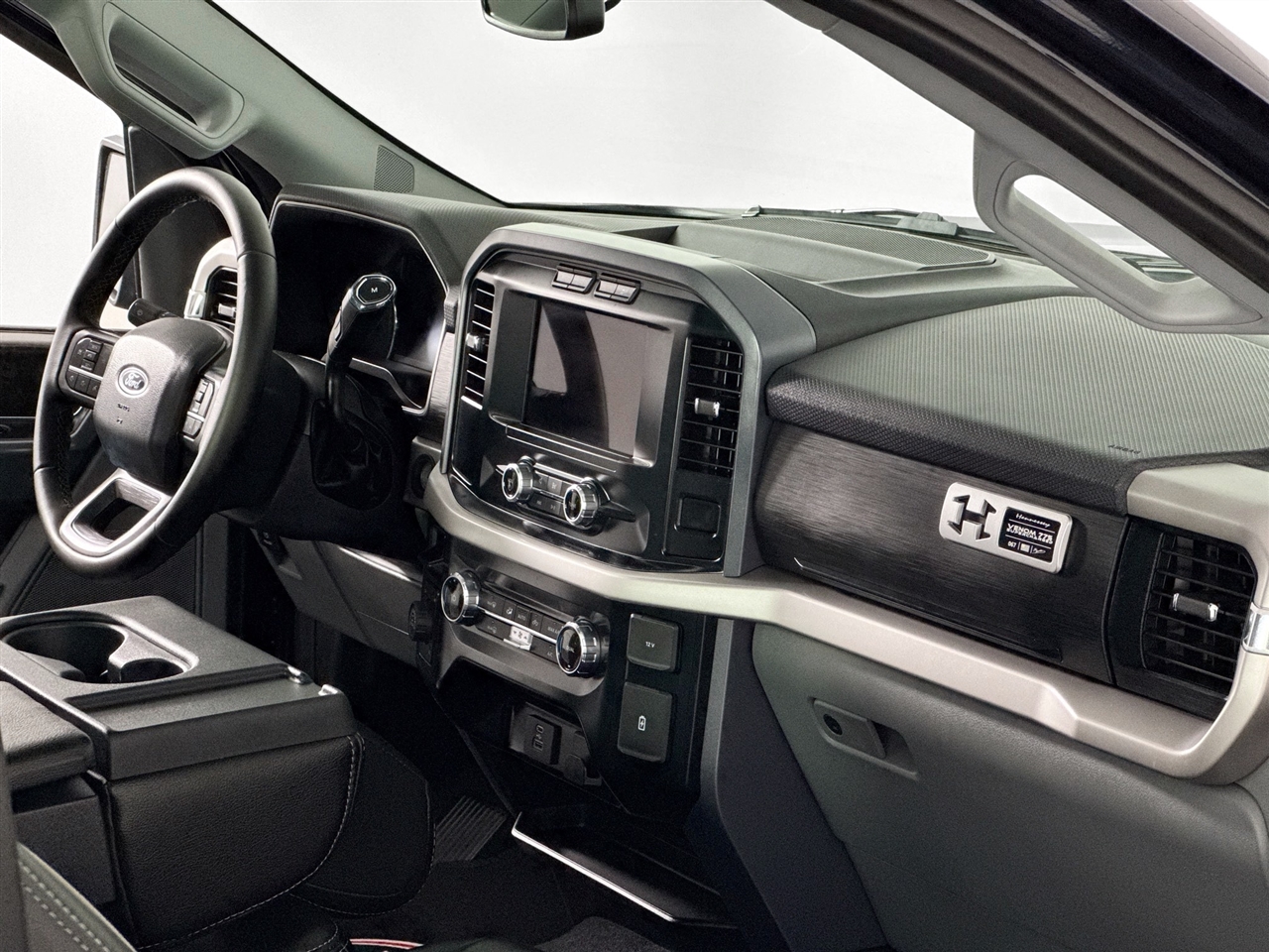 Ford F-150 XLT 4WD Reg Cab 8' Box 2023