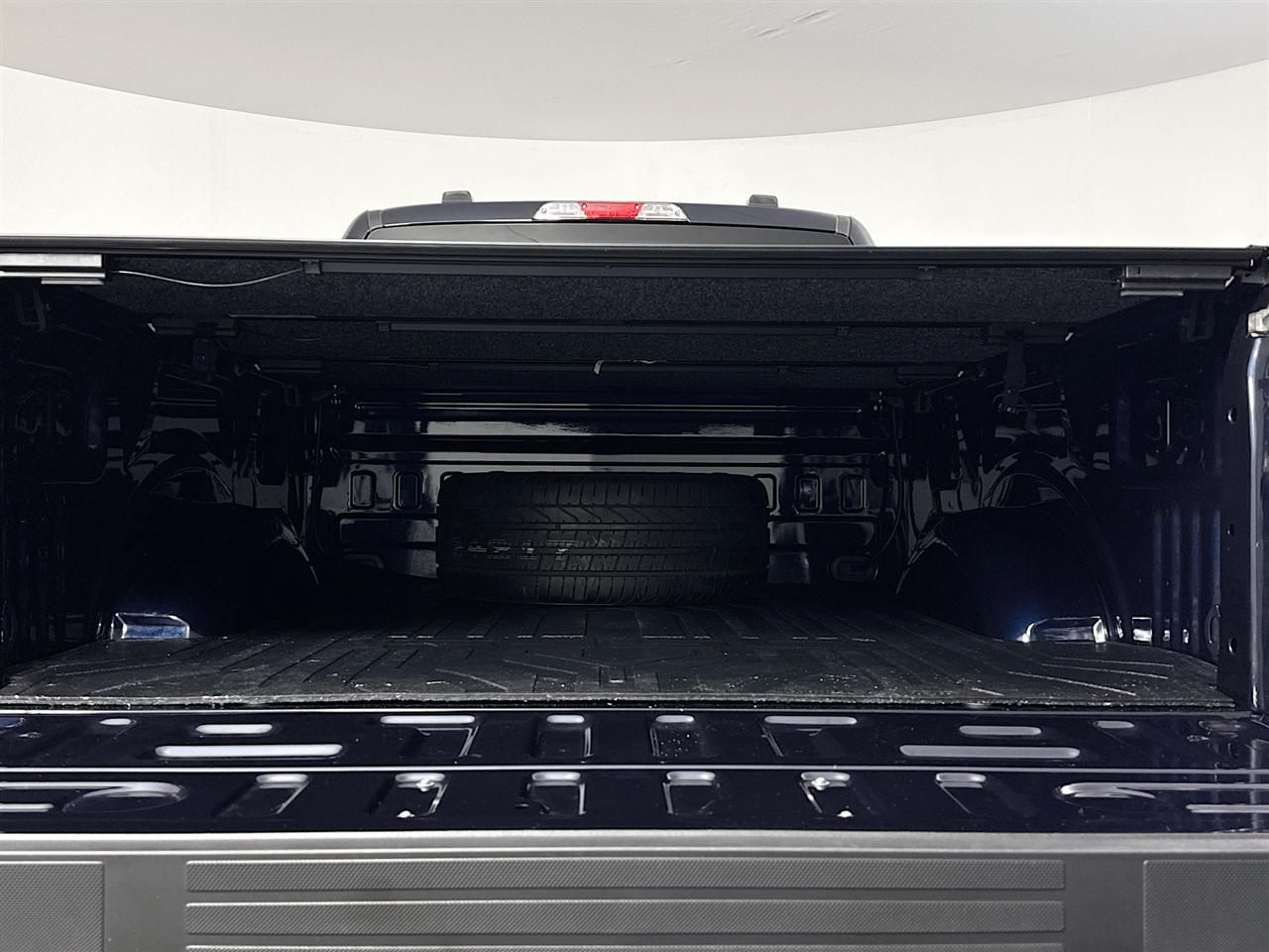 Ford F-150 XLT 4WD Reg Cab 8' Box 2023