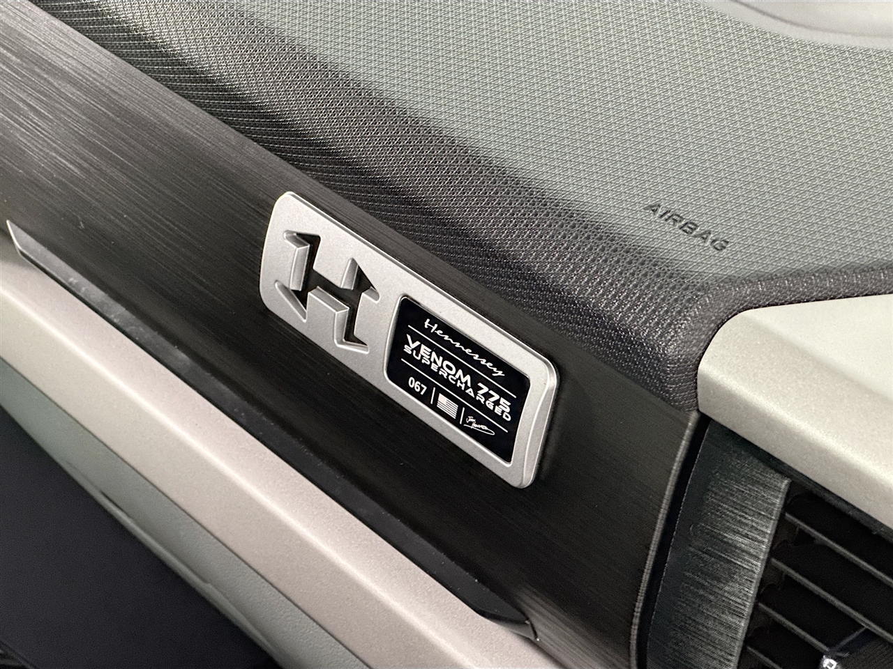 Ford F-150 XLT 4WD Reg Cab 8' Box 2023