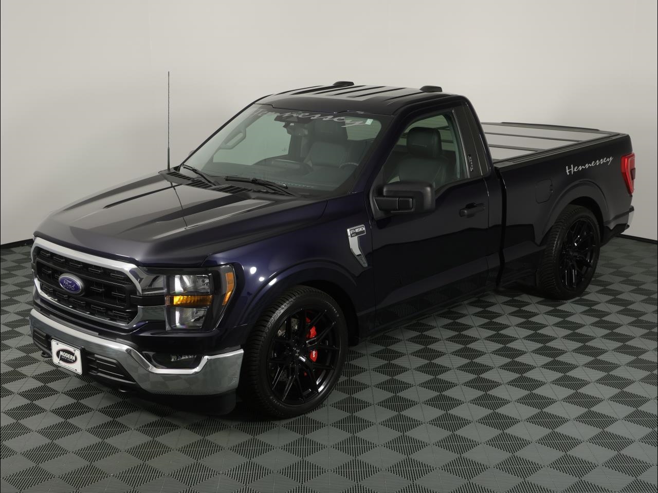 Ford F-150 XLT 4WD Reg Cab 8' Box 2023