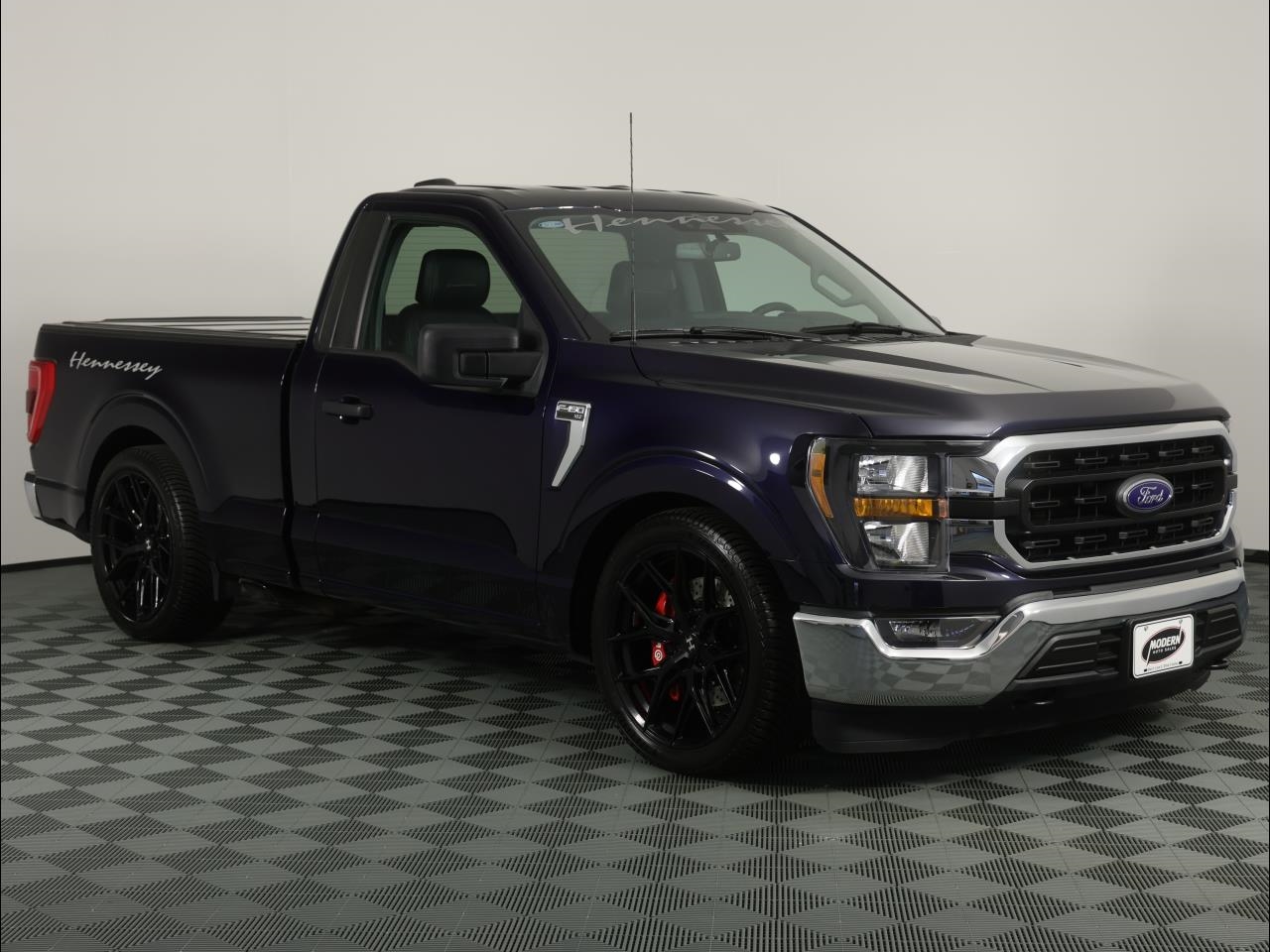 Ford F-150 XLT 4WD Reg Cab 8' Box 2023