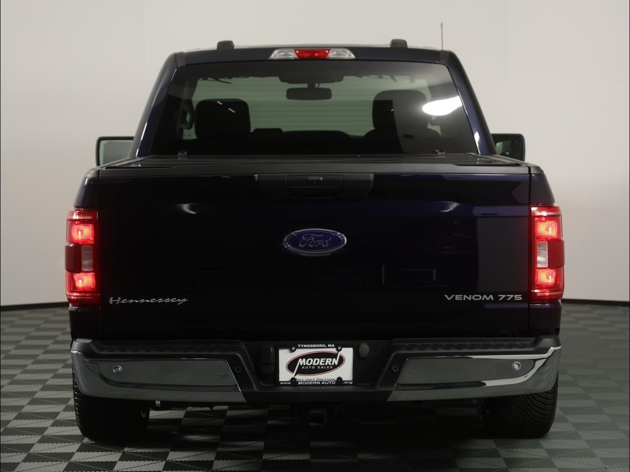 Ford F-150 XLT 4WD Reg Cab 8' Box 2023