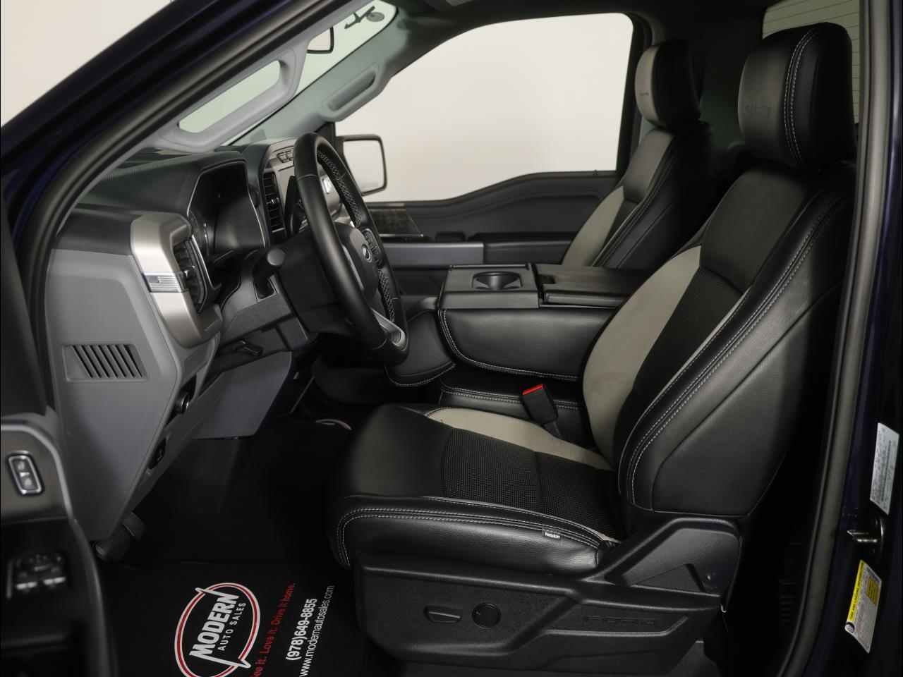 Ford F-150 XLT 4WD Reg Cab 8' Box 2023