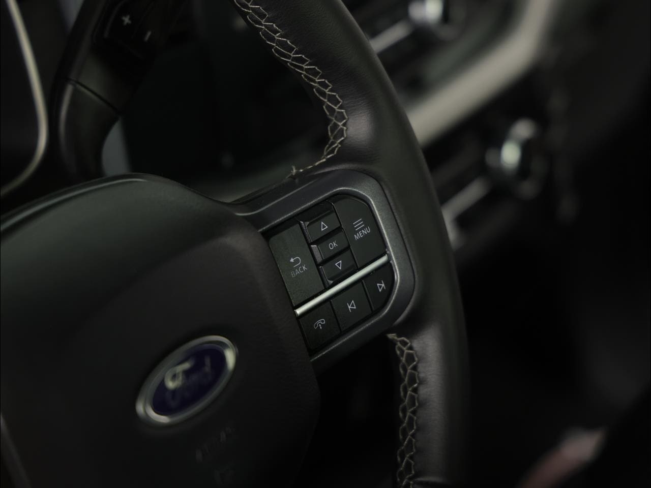 Ford F-150 XLT 4WD Reg Cab 8' Box 2023