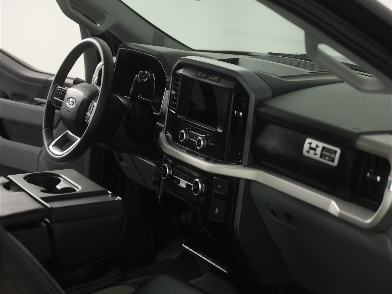 Ford F-150 XLT 4WD Reg Cab 8' Box 2023