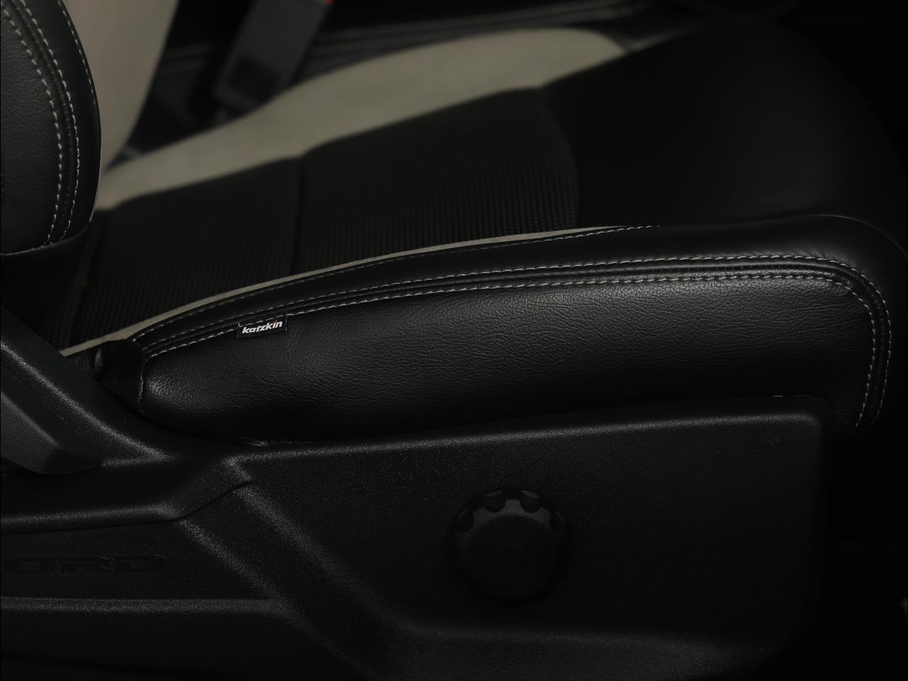 Ford F-150 XLT 4WD Reg Cab 8' Box 2023