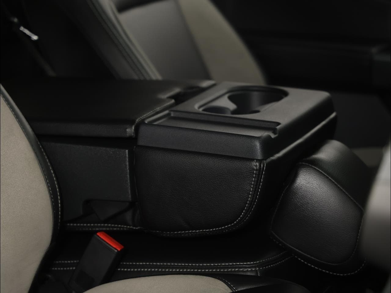 Ford F-150 XLT 4WD Reg Cab 8' Box 2023