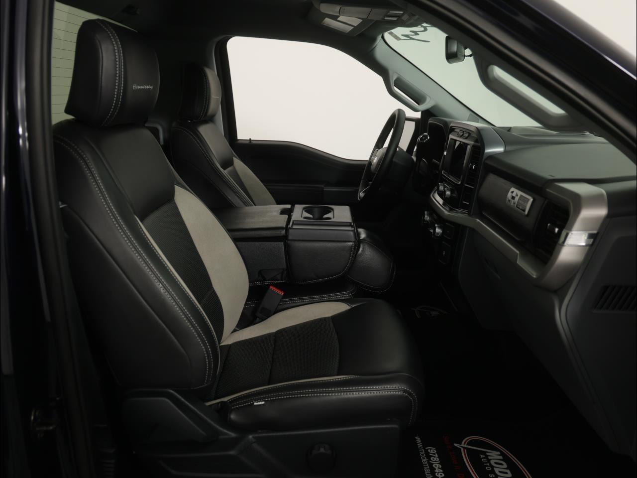 Ford F-150 XLT 4WD Reg Cab 8' Box 2023