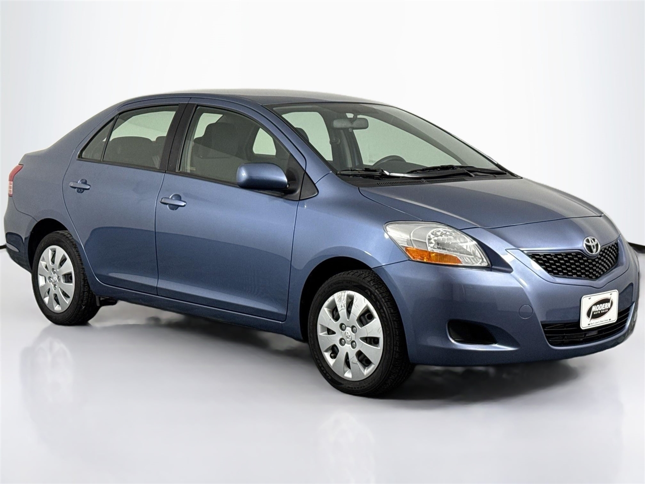 Toyota Yaris 4dr Sdn Man 2010