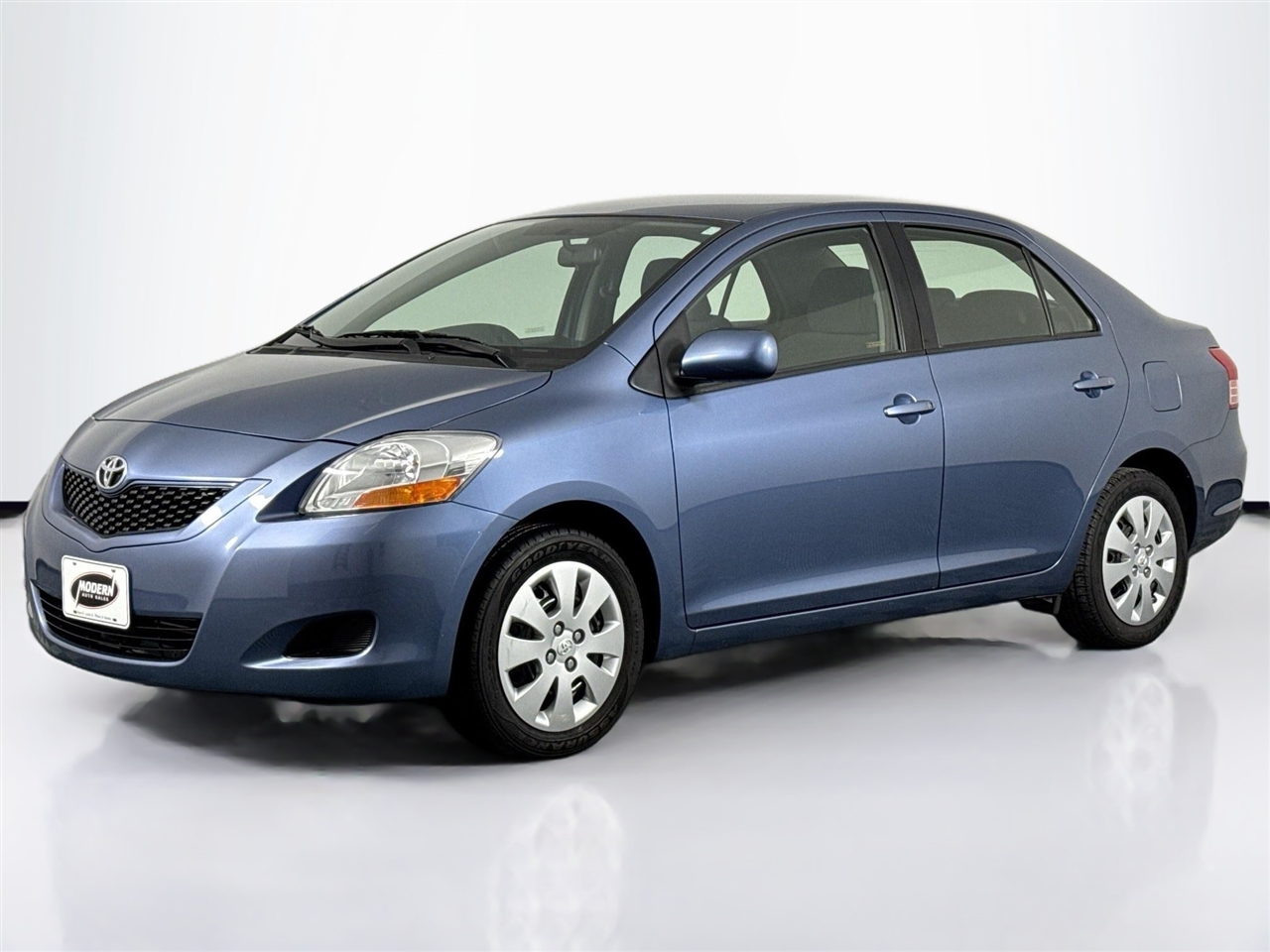 Toyota Yaris 4dr Sdn Man 2010