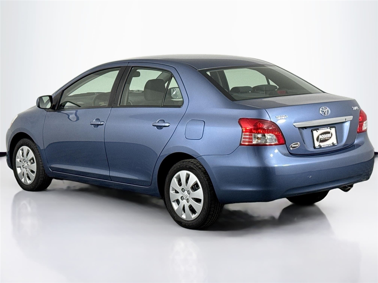 Toyota Yaris 4dr Sdn Man 2010