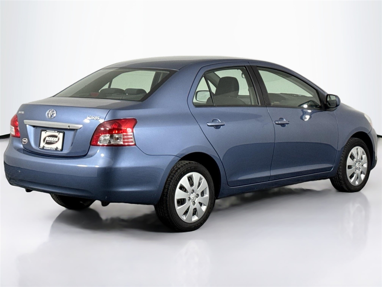 Toyota Yaris 4dr Sdn Man 2010