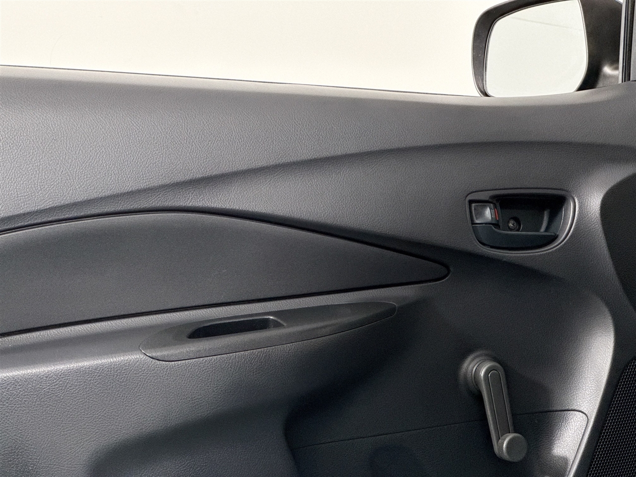 Toyota Yaris 4dr Sdn Man 2010