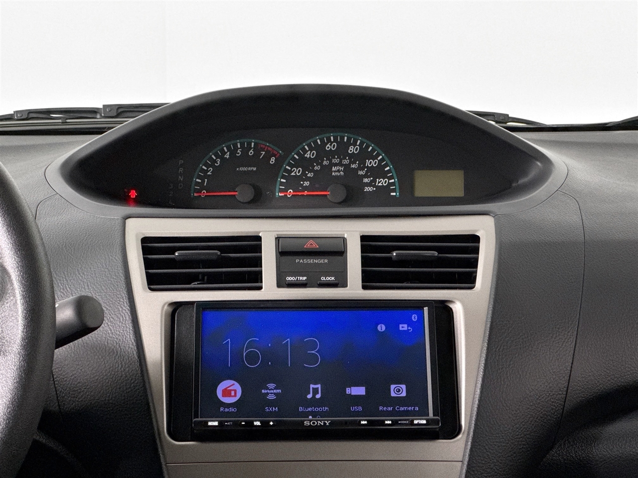 Toyota Yaris 4dr Sdn Man 2010