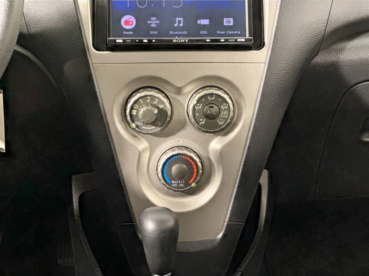 Toyota Yaris 4dr Sdn Man 2010