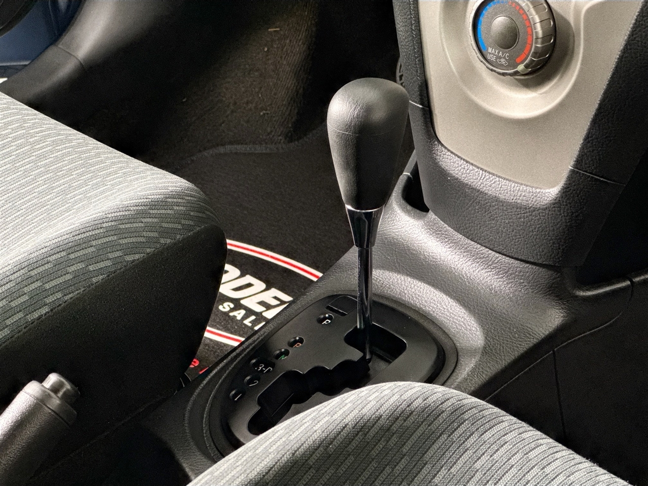 Toyota Yaris 4dr Sdn Man 2010