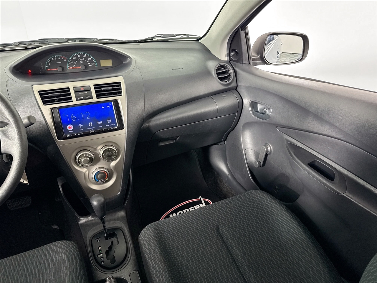 Toyota Yaris 4dr Sdn Man 2010