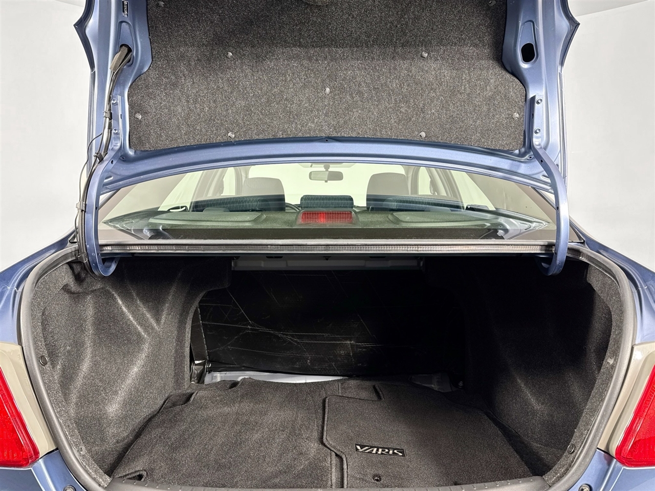 Toyota Yaris 4dr Sdn Man 2010