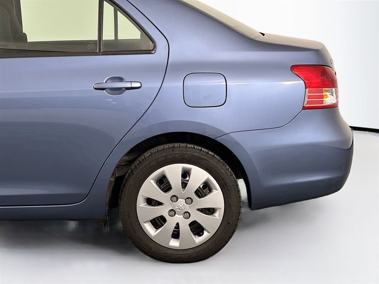 Toyota Yaris 4dr Sdn Man 2010