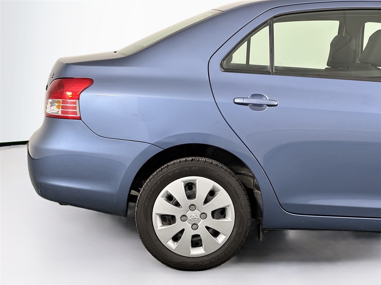 Toyota Yaris 4dr Sdn Man 2010