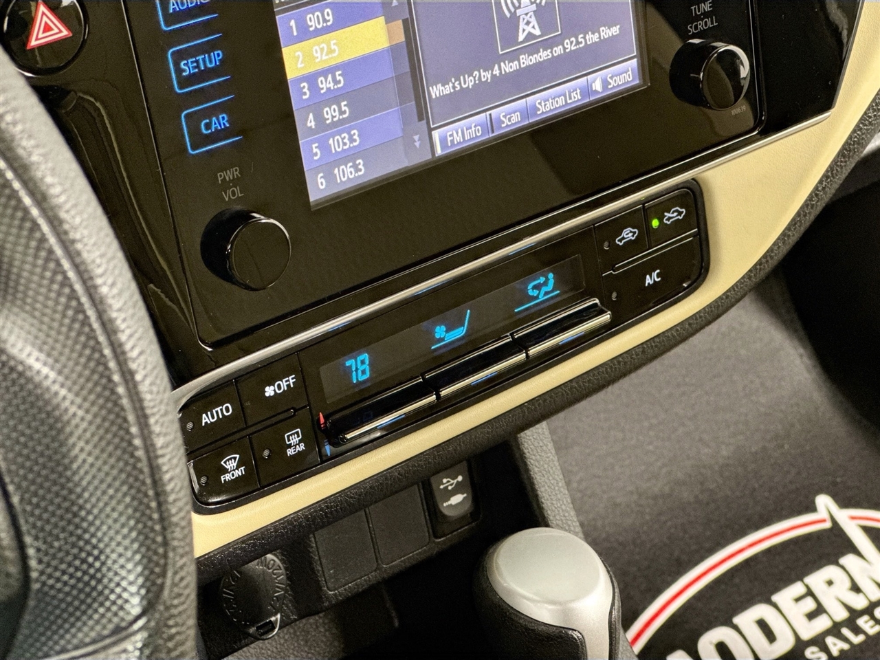 Toyota Corolla 50th Anniversary Special Edition CVT (Natl) 2017