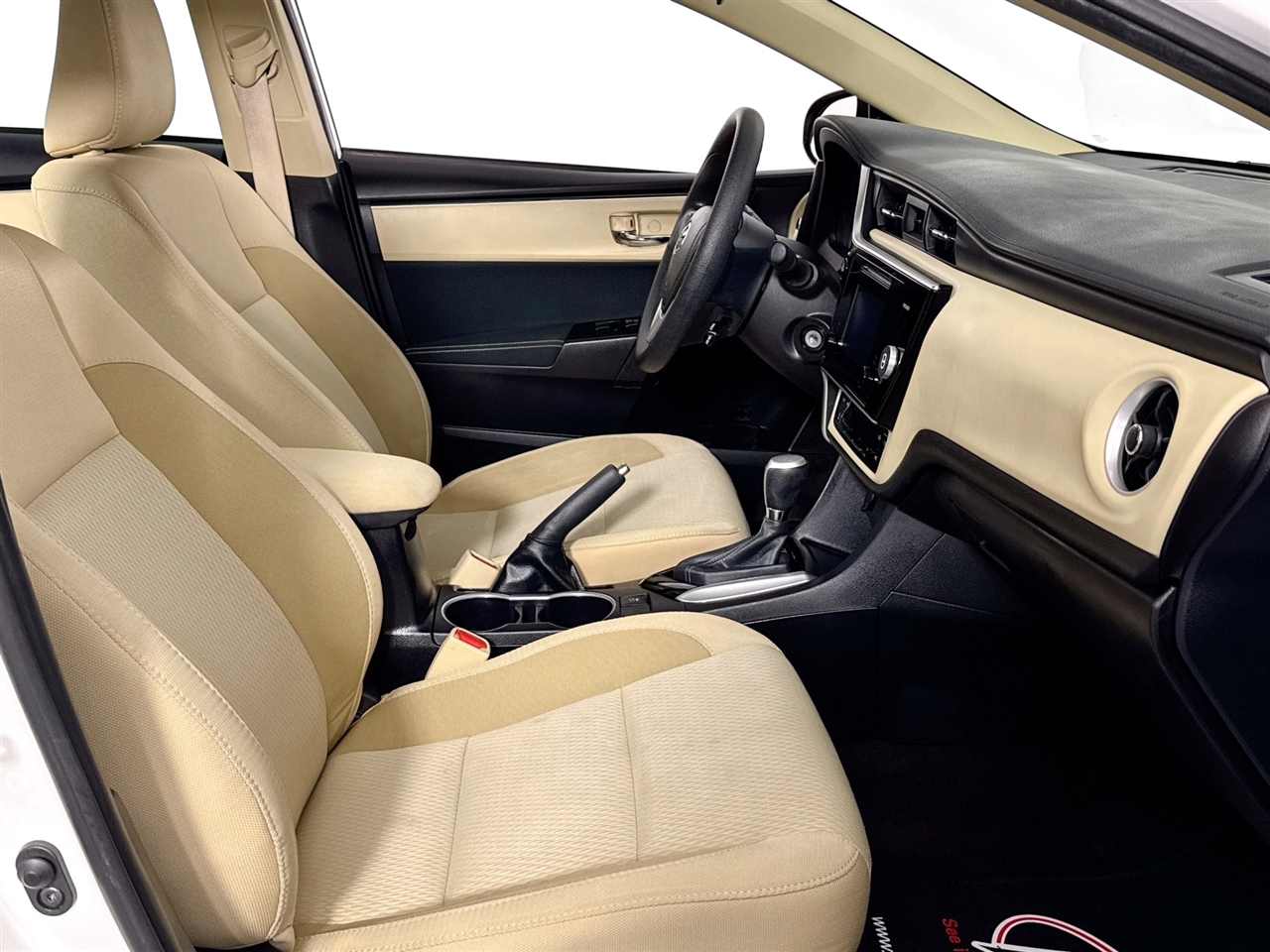 Toyota Corolla 50th Anniversary Special Edition CVT (Natl) 2017